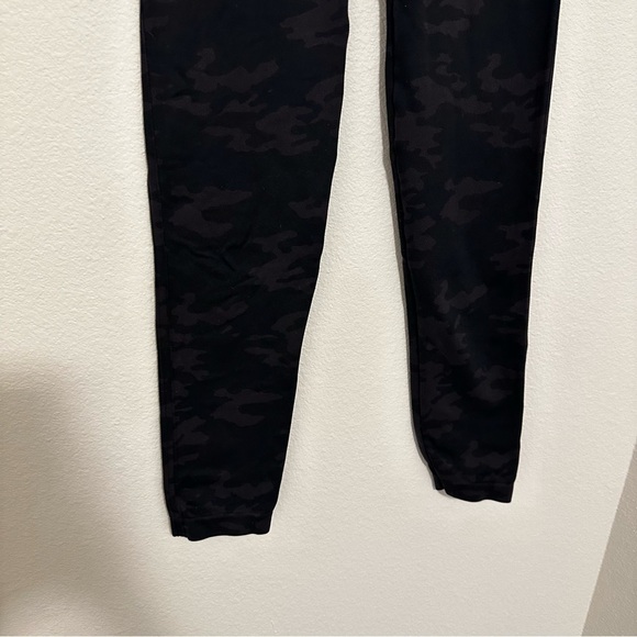 SPANX Look at Me Now Camo Leggings Seamless High Waisted Ankle Length Size XL - Picture 4 of 10